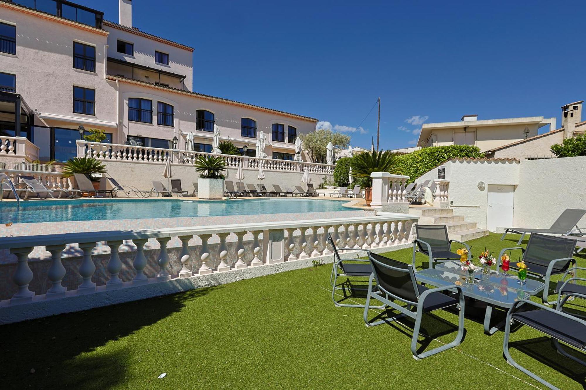 Hotel & Restaurant Perla Riviera Villeneuve-Loubet Exterior photo