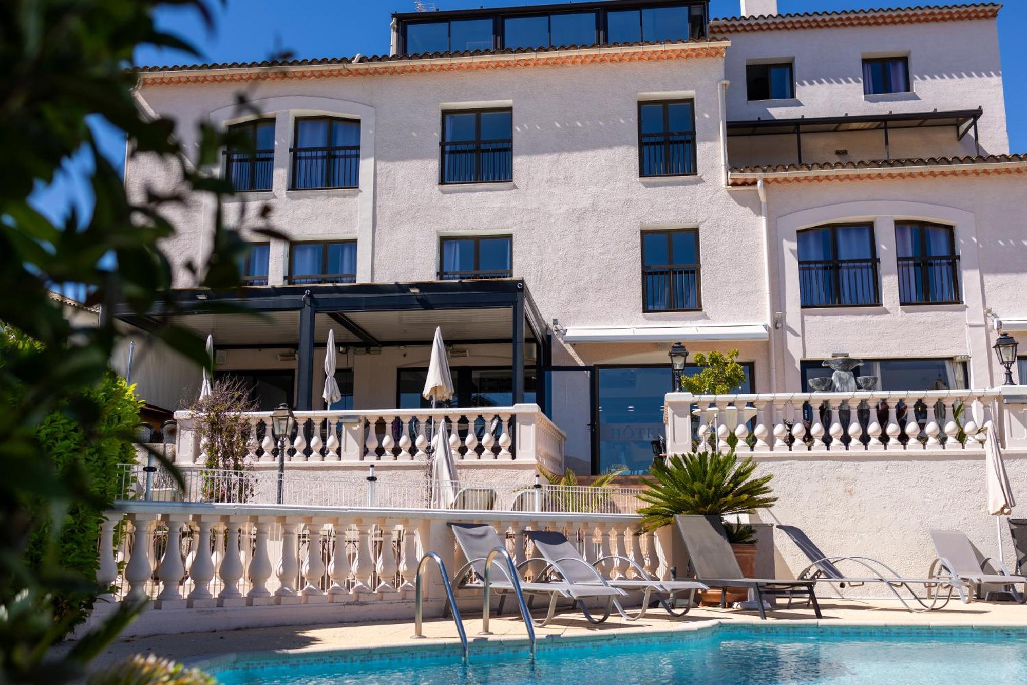 Hotel & Restaurant Perla Riviera Villeneuve-Loubet Exterior photo