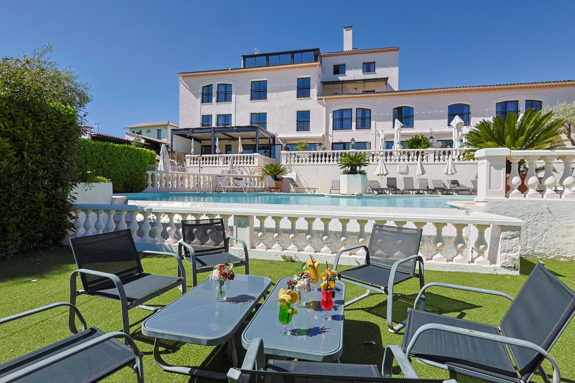 Hotel & Restaurant Perla Riviera Villeneuve-Loubet Exterior photo