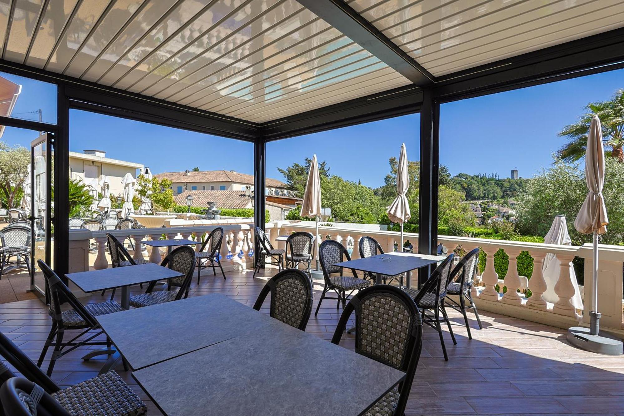 Hotel & Restaurant Perla Riviera Villeneuve-Loubet Exterior photo