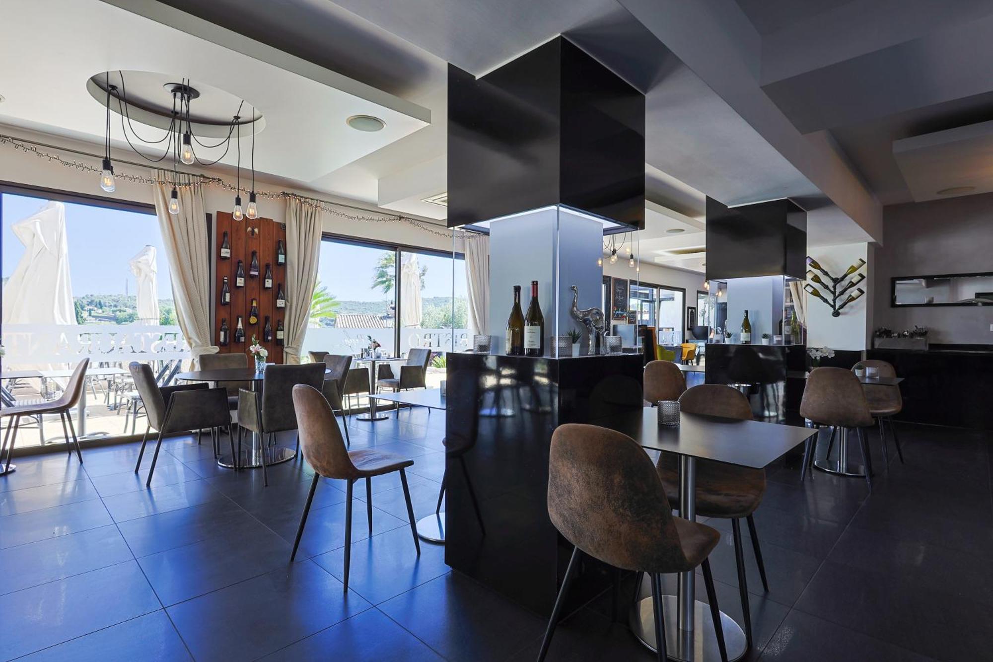 Hotel & Restaurant Perla Riviera Villeneuve-Loubet Exterior photo