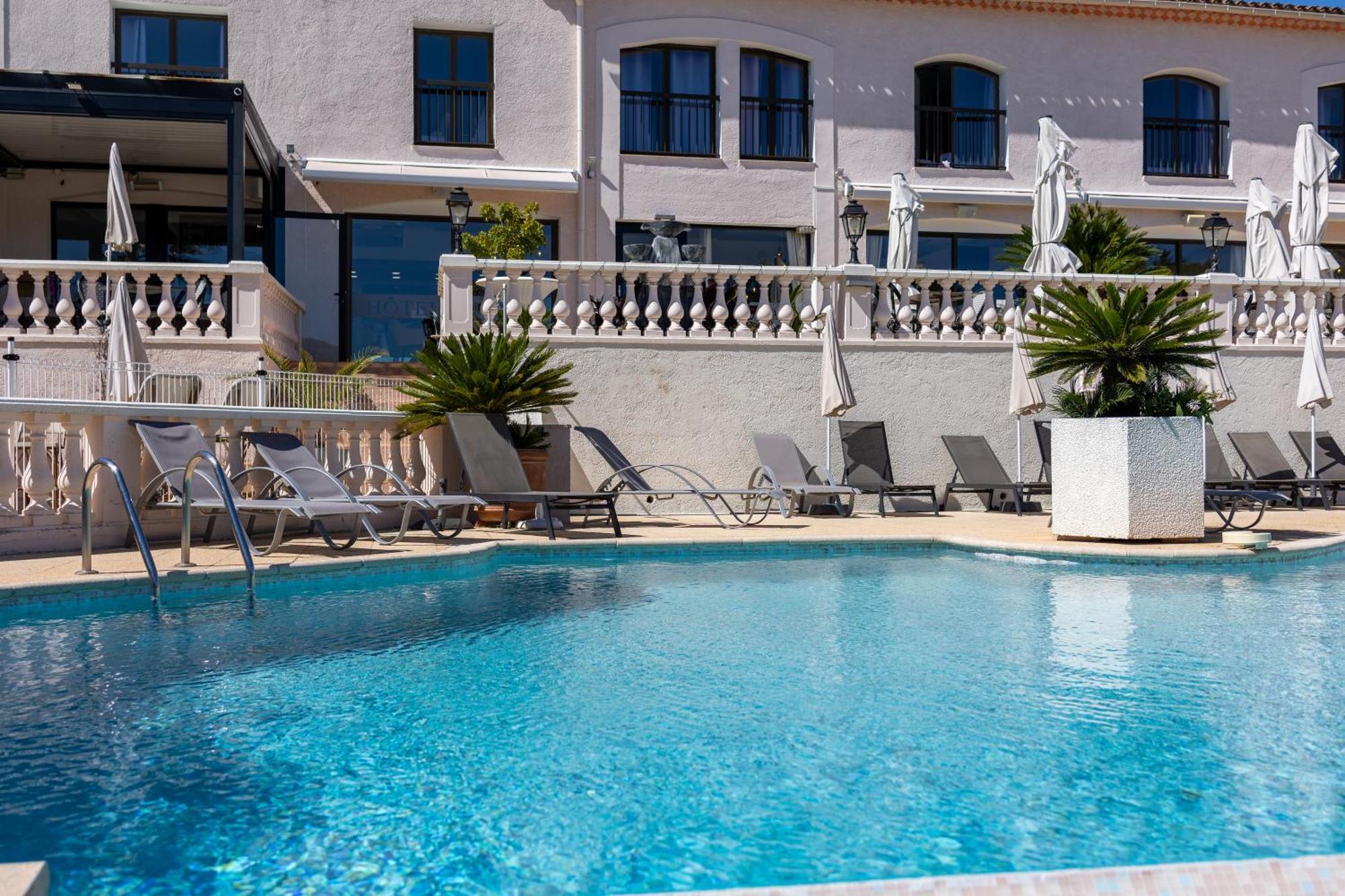Hotel & Restaurant Perla Riviera Villeneuve-Loubet Exterior photo