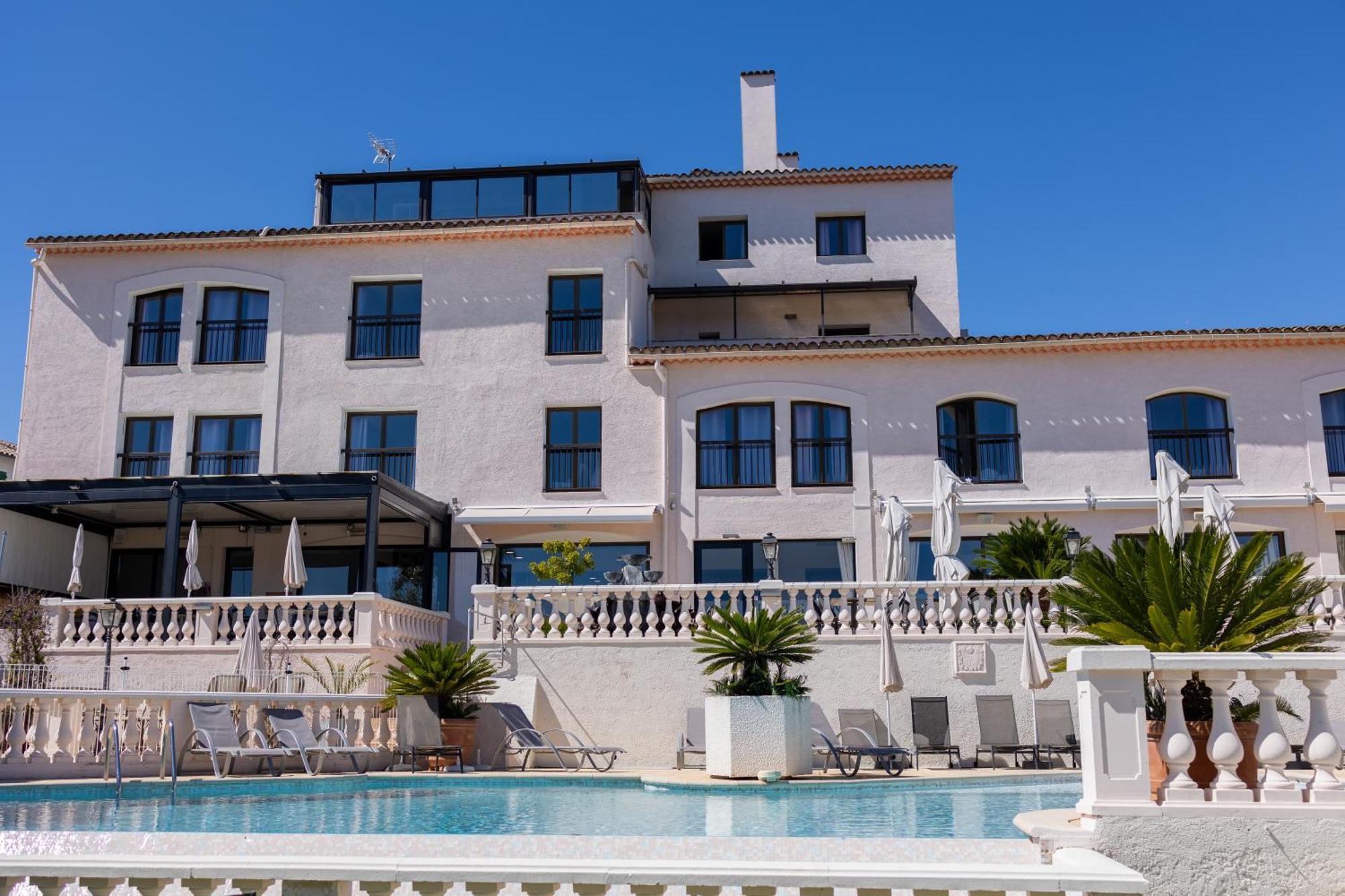 Hotel & Restaurant Perla Riviera Villeneuve-Loubet Exterior photo