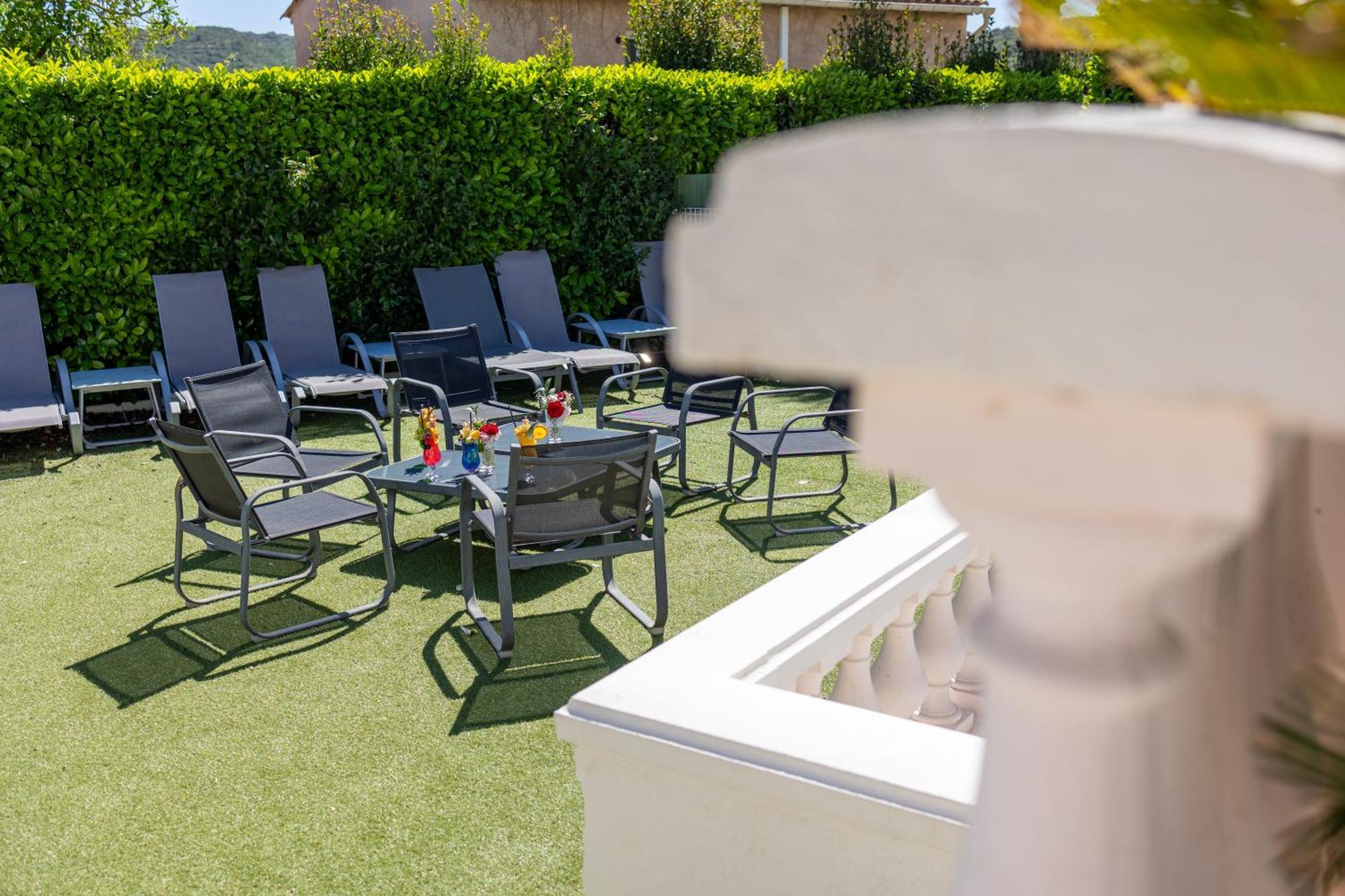 Hotel & Restaurant Perla Riviera Villeneuve-Loubet Exterior photo