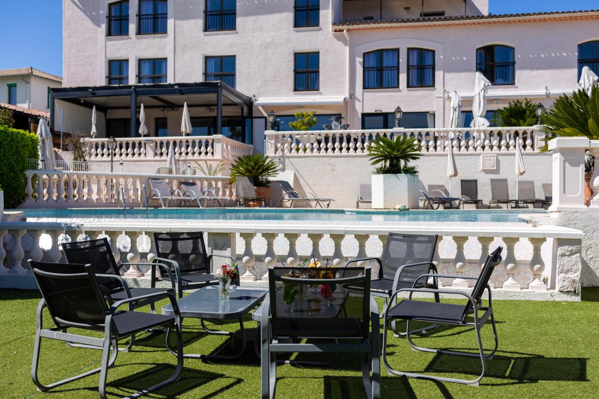 Hotel & Restaurant Perla Riviera Villeneuve-Loubet Exterior photo
