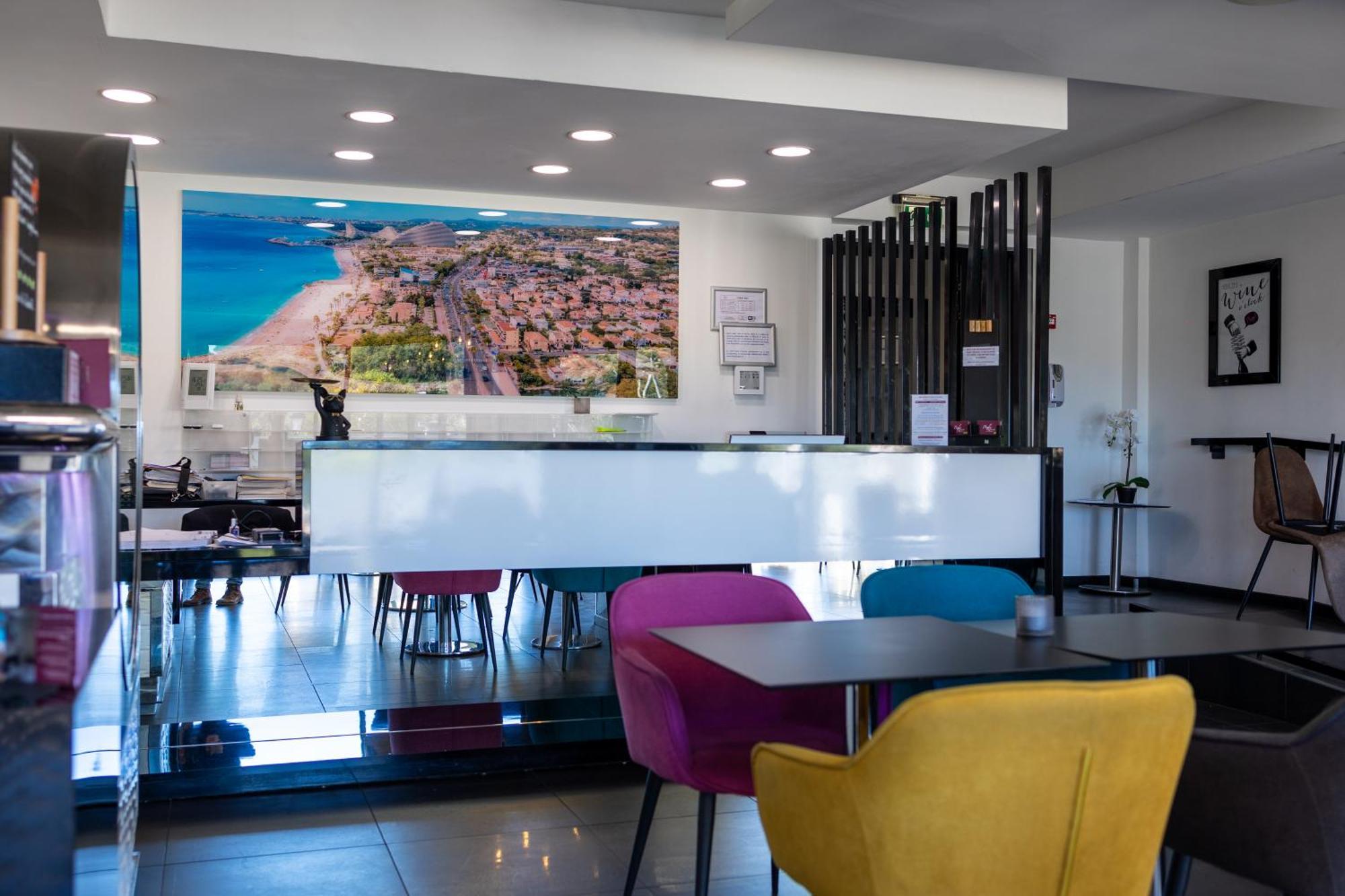 Hotel & Restaurant Perla Riviera Villeneuve-Loubet Exterior photo