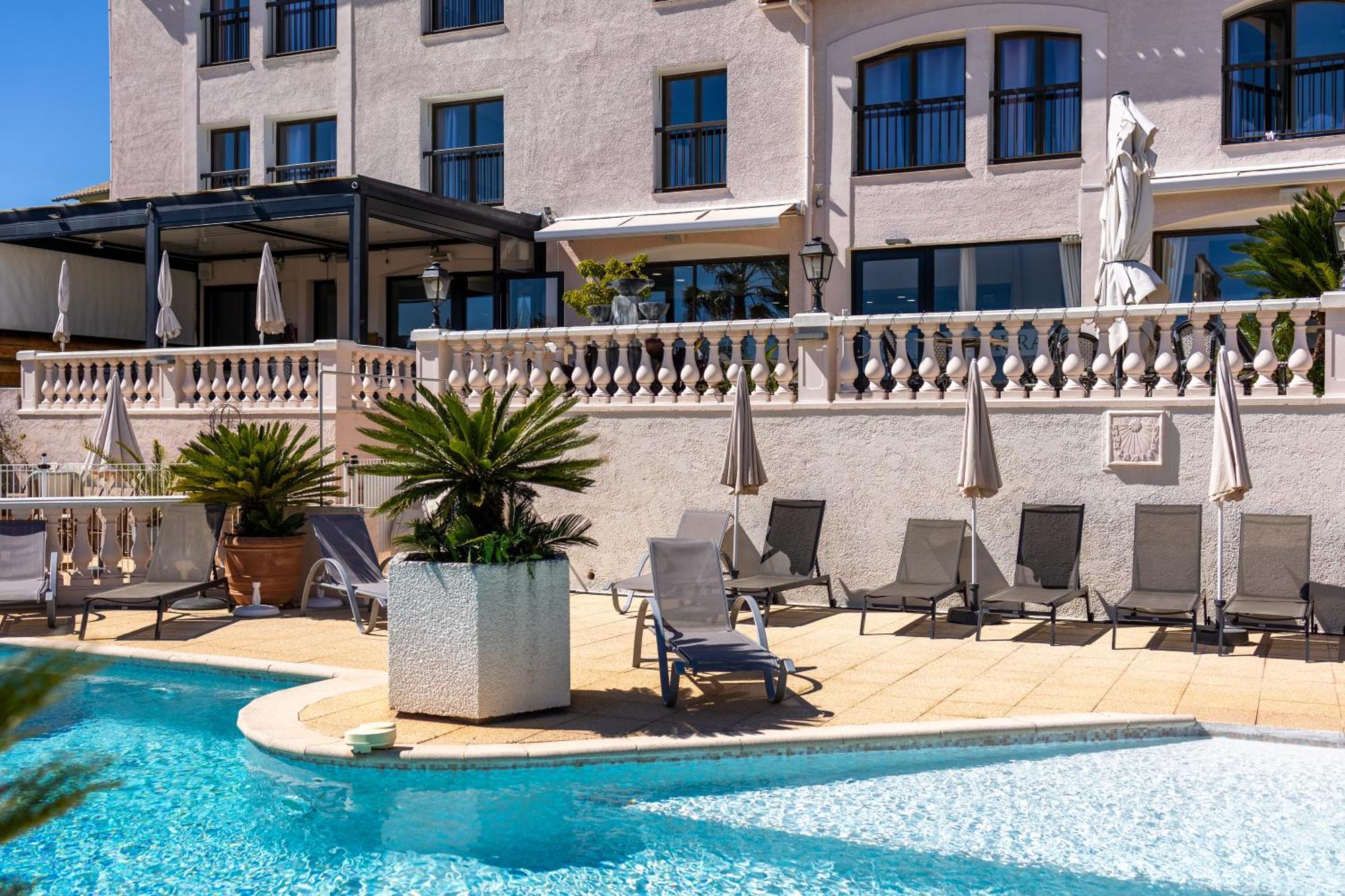 Hotel & Restaurant Perla Riviera Villeneuve-Loubet Exterior photo